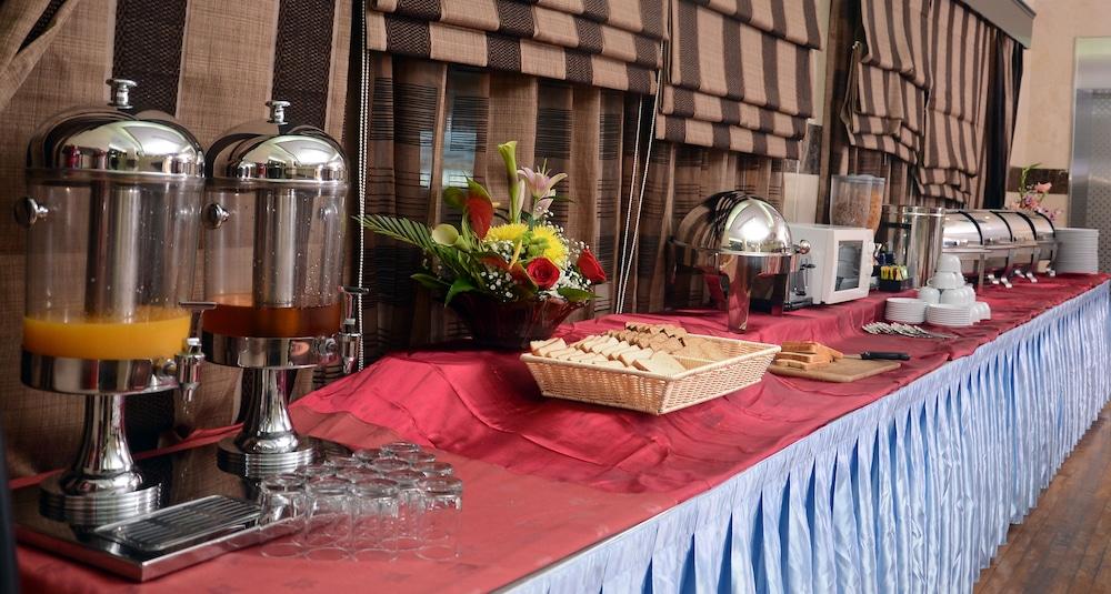 Rose Garden Hotel Apartments - Al Barsha, Near Metro Station Dubaj Zewnętrze zdjęcie
